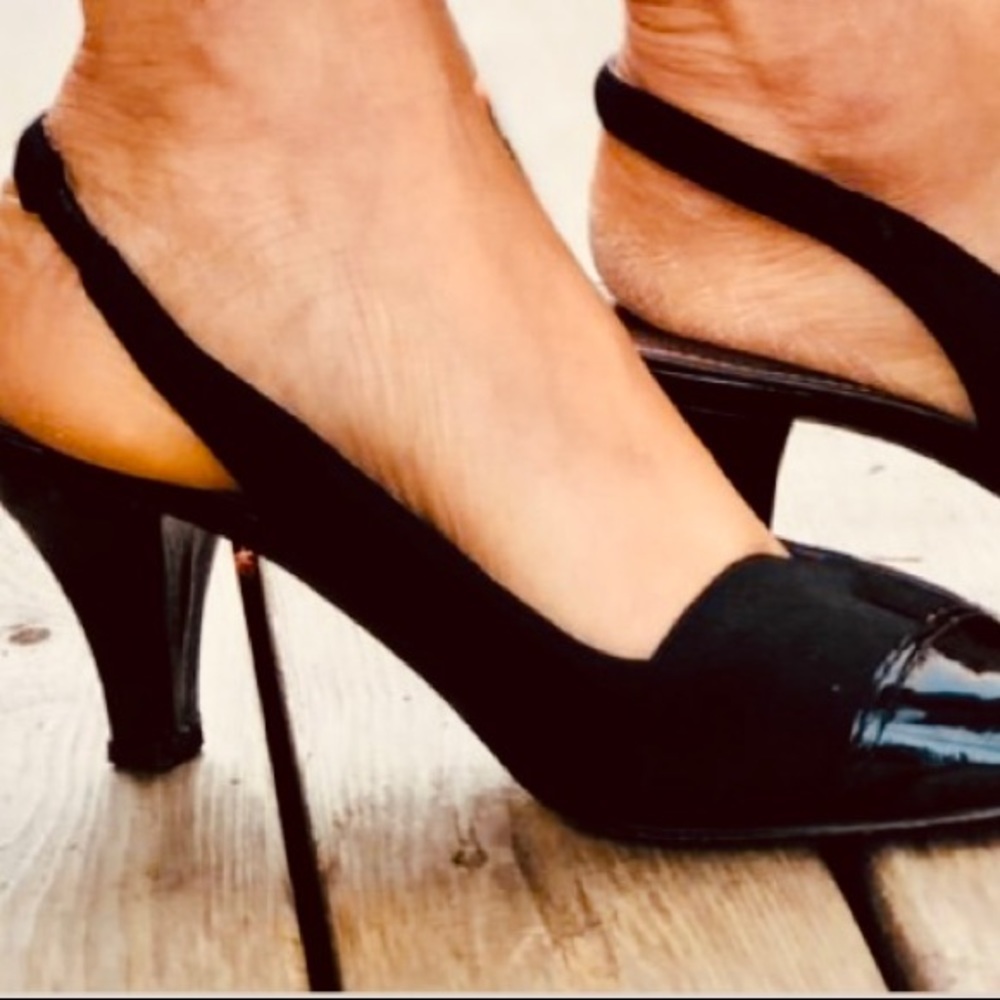 Stylish Joan & David Luxe sling backs in navy blue, Sz 8.5